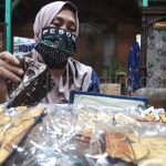 Cegah COVID-19, Istri Kapolsek Produksi Masker Kain Batik Khas Jombang