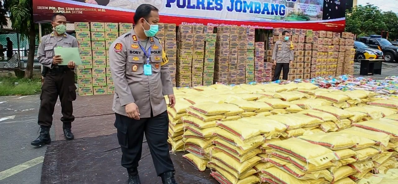 Polres Jombang Siapkan 16,5 Ton Beras Untuk Warga Tak Dapat Bansos