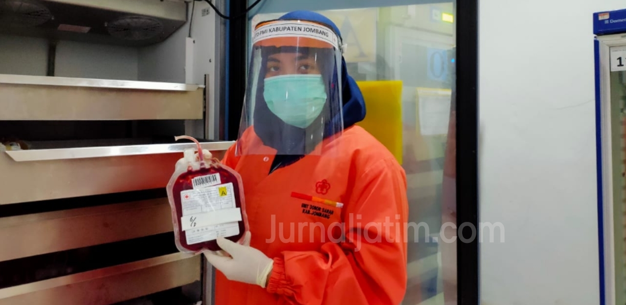 Imbas Physical Distancing, Pendonor di PMI Jombang Turun