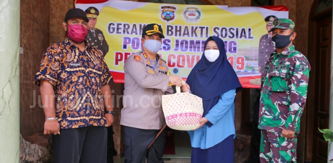Jelang Ramadan 2020, Tiga Pilar Kabupaten Jombang Bagi 600 Sembako ke Warga