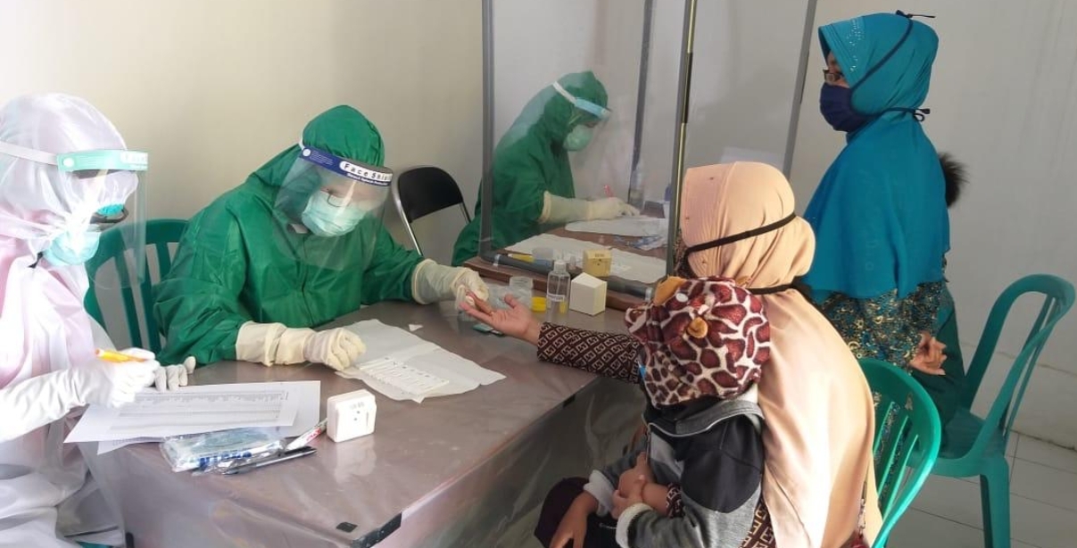 Tarawaih Bersama Pasien Positif COVID-19, 68 Warga Kediri Dirapid Test