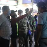 Patroli Cegah COVID-19 di Jombang, Puluhan Warga Dicek Suhu Tubuh