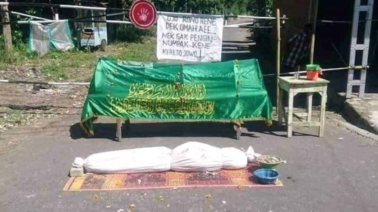 Jalan Melon Dusun Tondomulyo ditutup