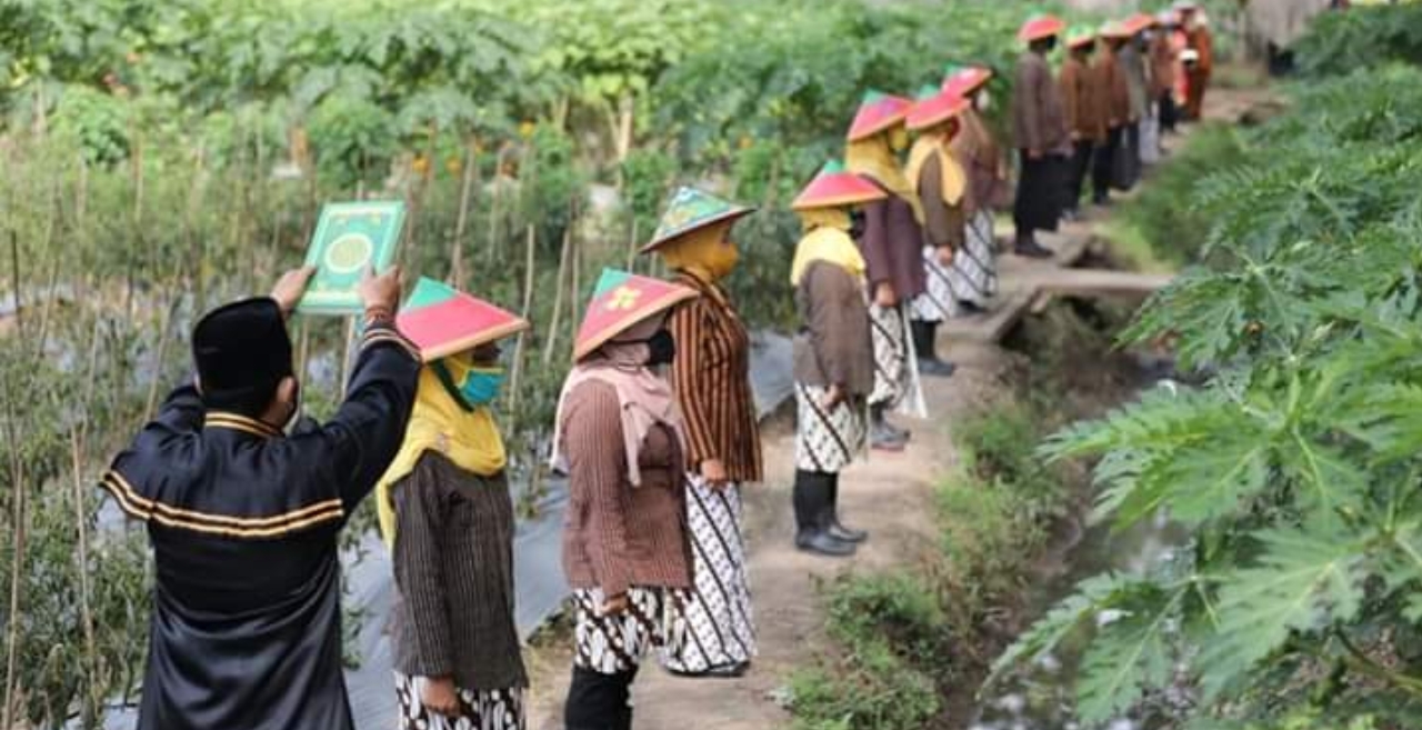 Pandemi COVID-19, Wali Kota Madiun Lantik 16 Kasek di Areal Perkebunan