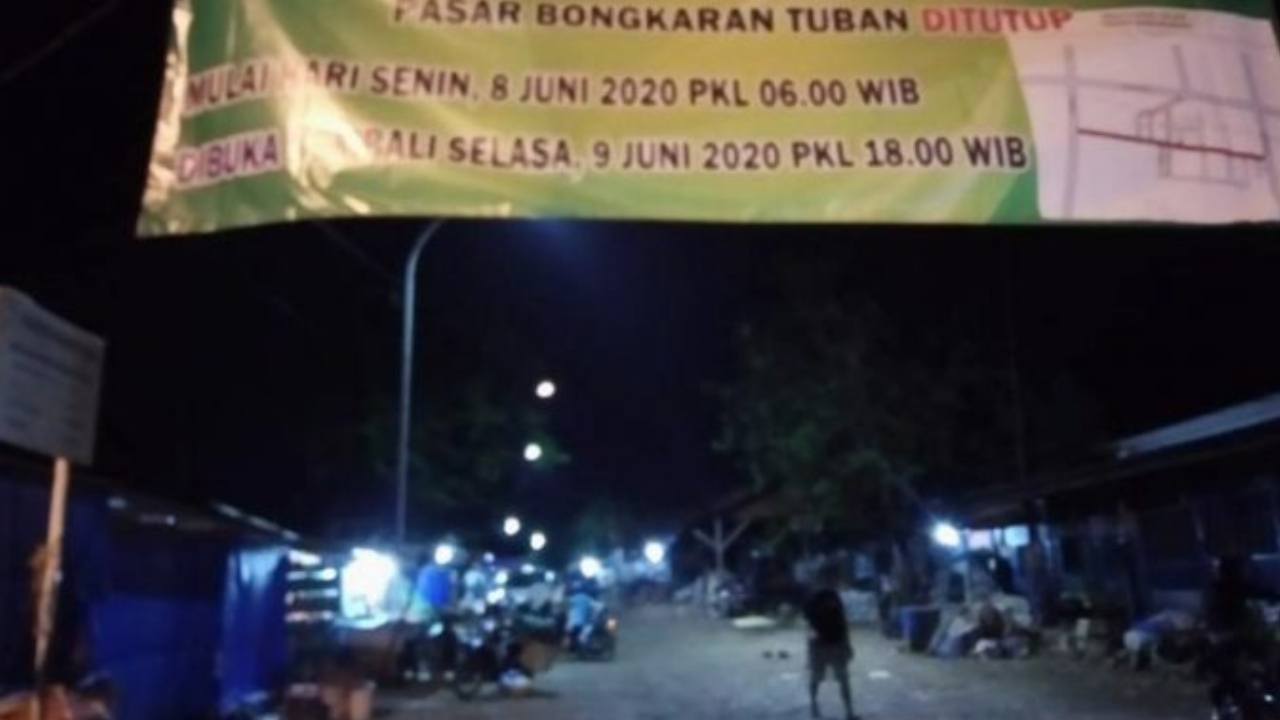 Pengumuman penutupan pasar bongkaran sementara/Rohman