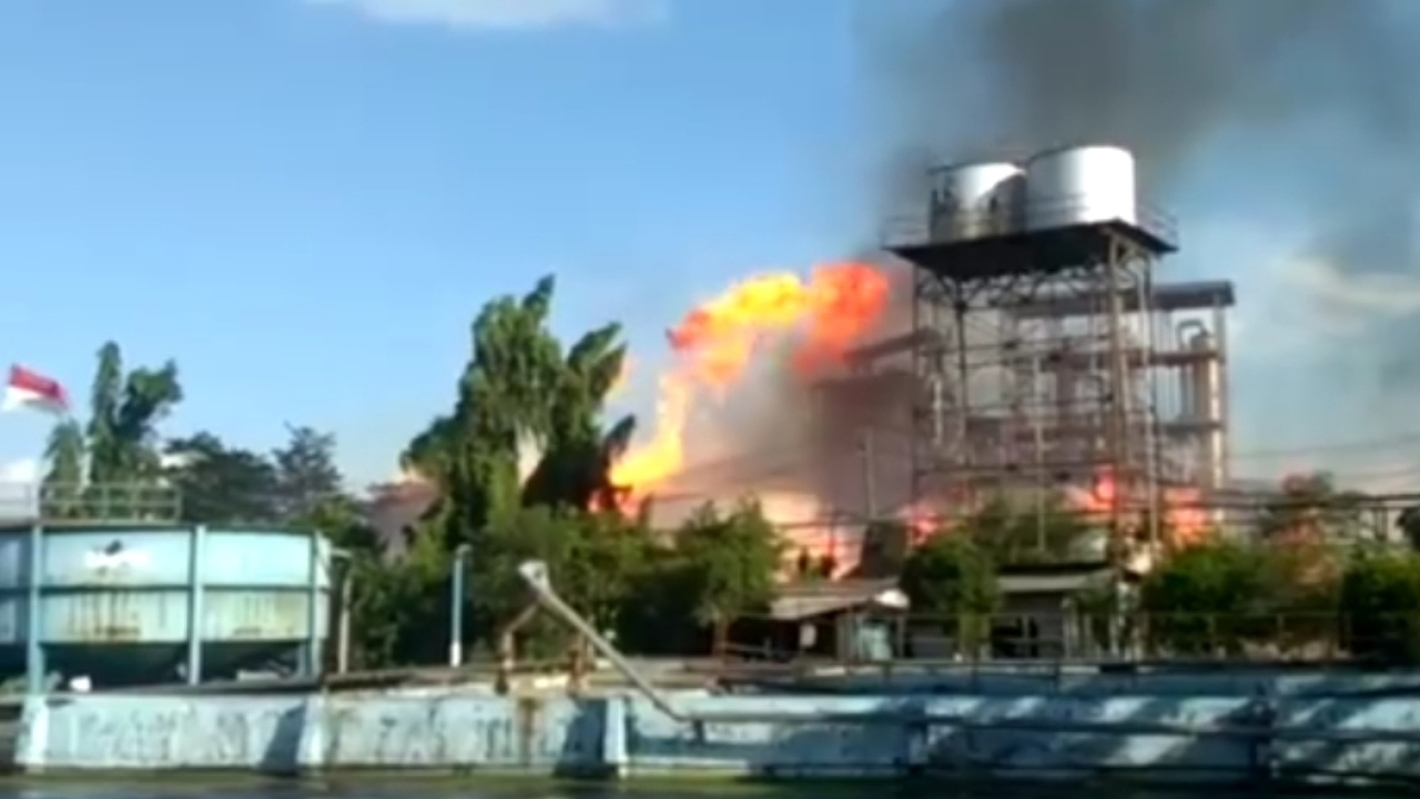 Pabrik Bioetanol di Gedeg Mojokerto Meledak Dan Terbakar
