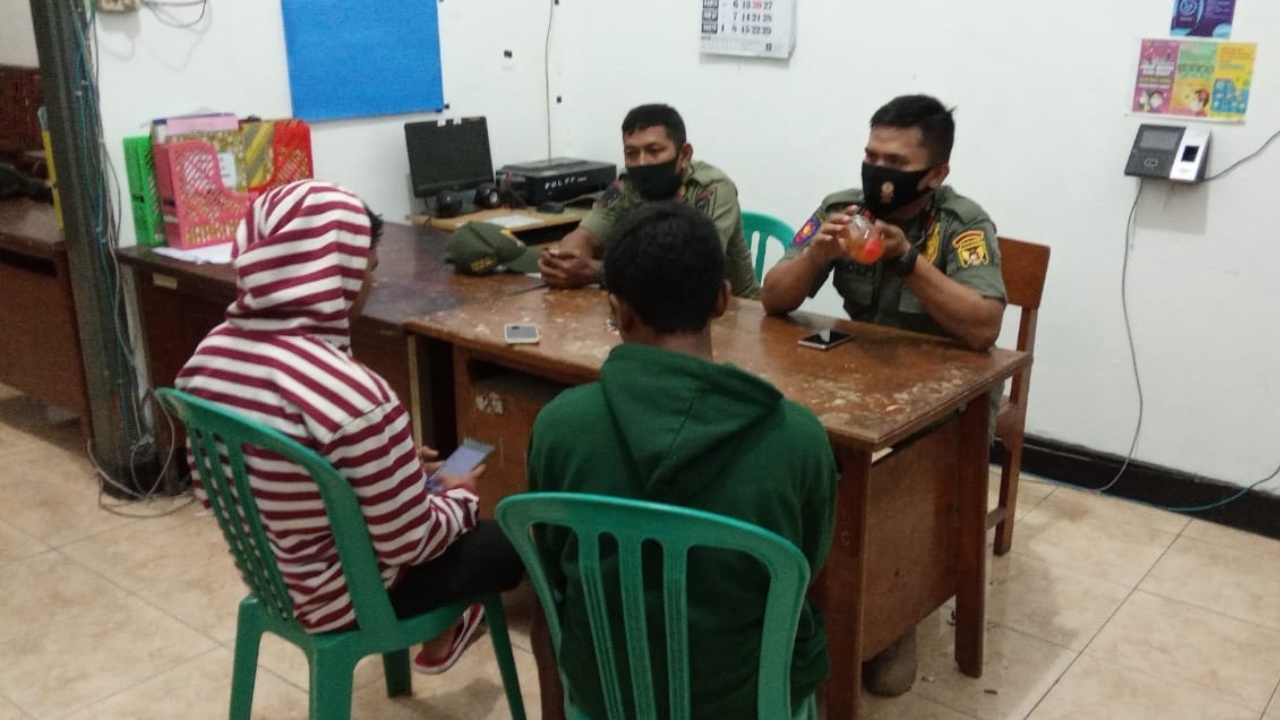 Satpol PP Amankan Pelajar SMP Mabuk Berat di Gor Jayabaya Kediri