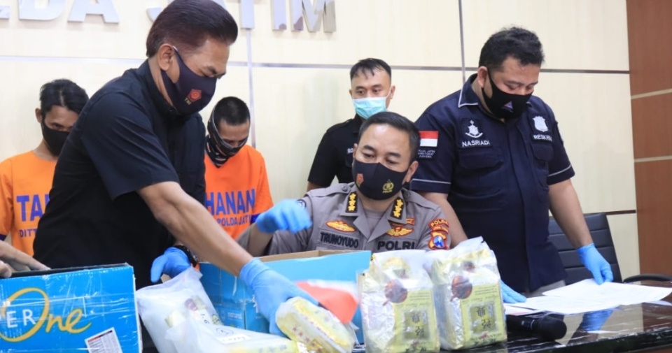 Polda Jatim Bongkar Jaringan Narkoba Internasional, Sita 8,4 Kg Sabu