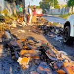 Truk Muat Kardus Bekas Terbakar di Jalan Brigjen Kretarto Jombang