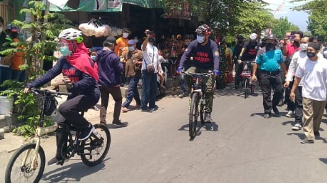 Gubernur Khofifah Gowes Dan Kampanye Masker di Kota Kediri