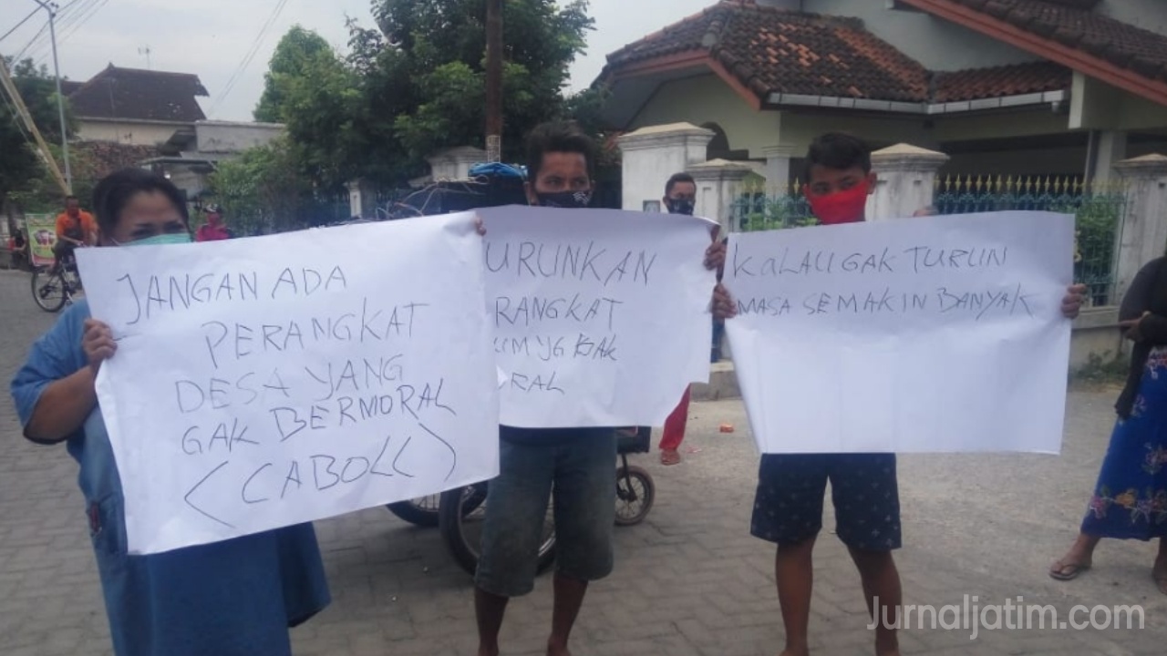 Warga di Jombang Demo Tuntut Dua Perangkat Desa selingkuh Dicopot