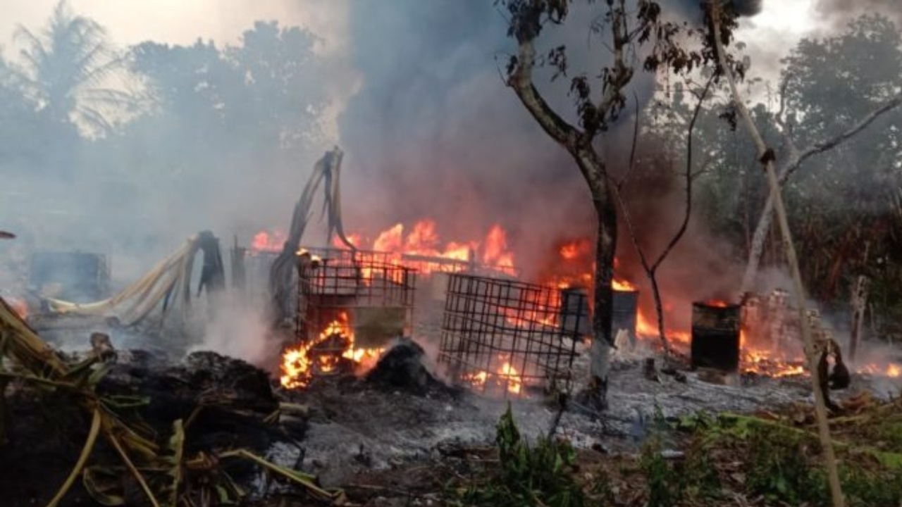 Pompa Air Korslet, Rumah Penimbun Solar di Tuban Hangus Terbakar
