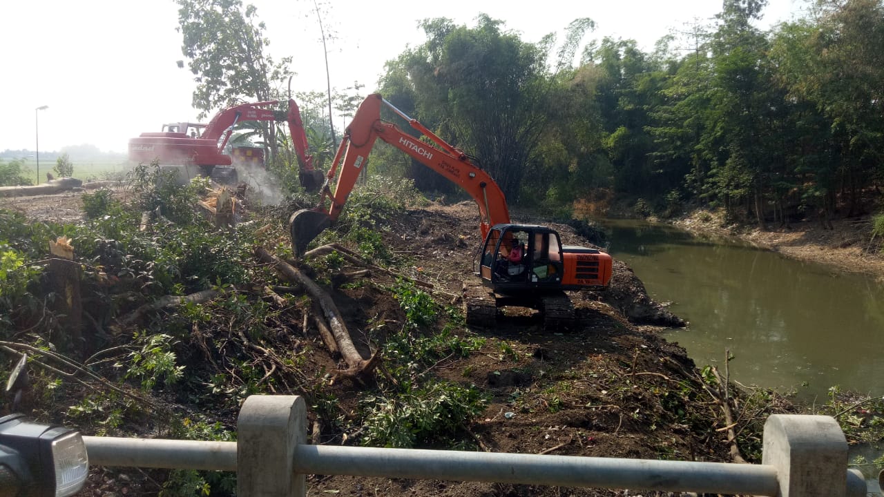 Dinas PUPR Kabupaten Jombang Tanggap Banjir Ngotok Ring Kanal