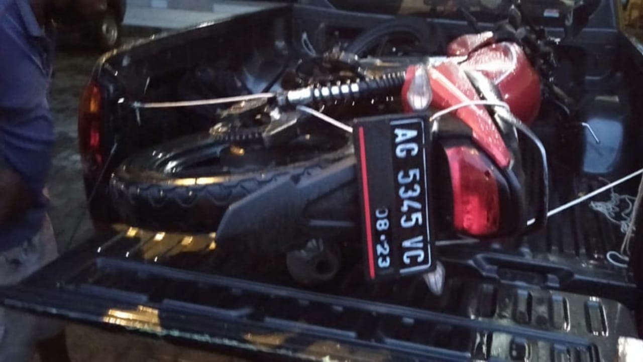 Laka di Jombang, Motor Masuk Kolong Truk, Pemuda Nganjuk Luka Berat