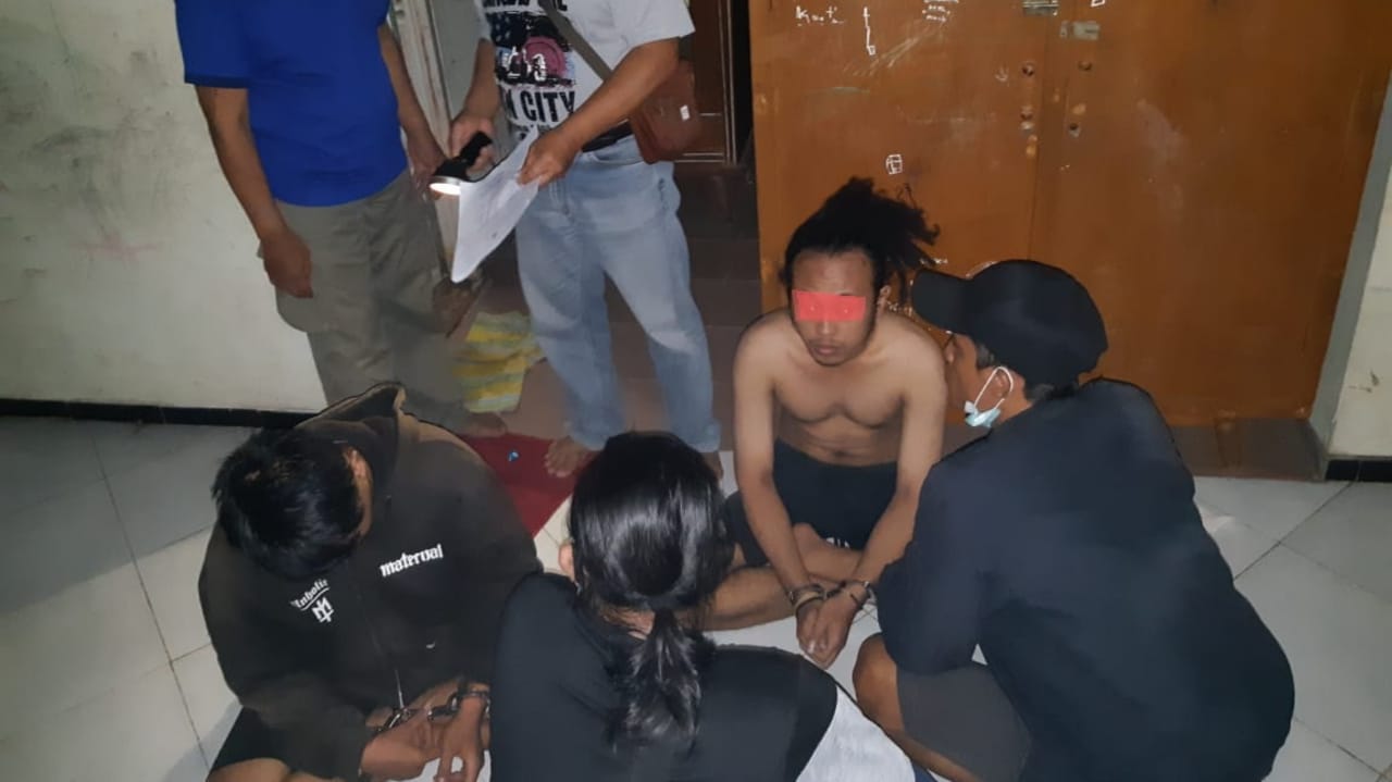 Pesta Sabu di Rumah, Mahasiswa di Nganjuk Digrebek Polisi