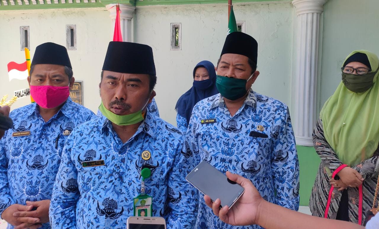 Hari Pahlawan 2020, Guru MTsN 3 Jombang Ziarah Makam Mbah Wahab