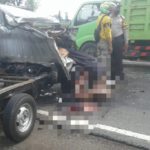 Brak... Tabrakan Mobil di Nganjuk, Kendaraan Ringsek, Sopir Tewas