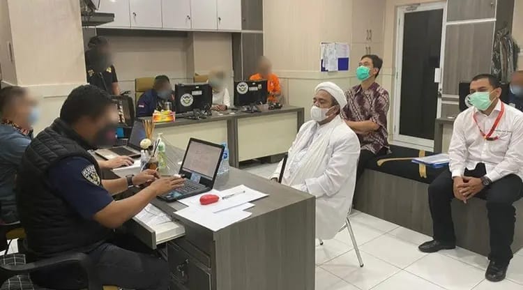 Rizieq Shihab Ditahan 20 Hari di Rutan Narkoba Polda Metro Jaya