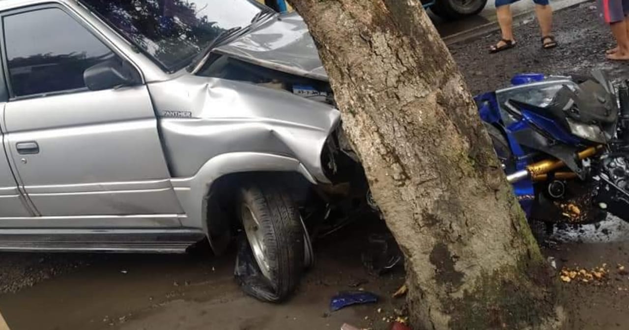 Diduga Mengantuk, Dua Mobil Dan 4 Motor Terlibat Laka Beruntun di Kediri