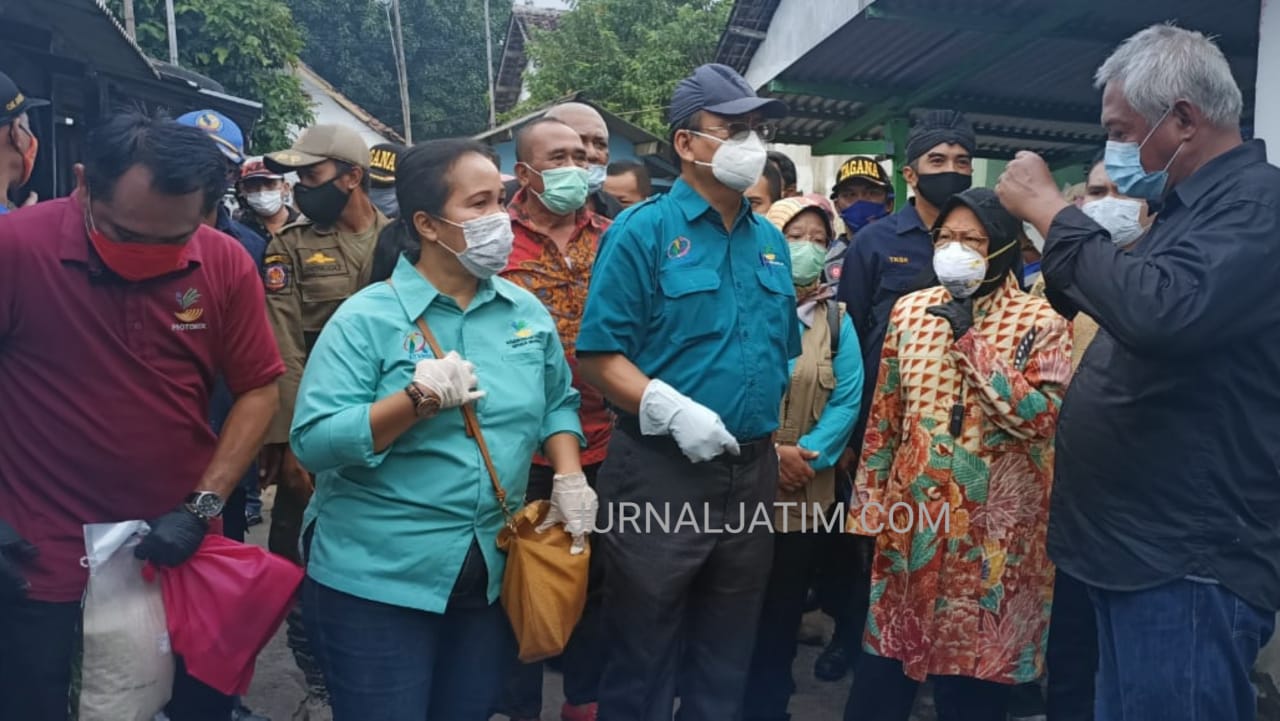 Mensos Tri Rismaharini Kunjungi Penghuni Eks Lokalisasi di Mojokerto