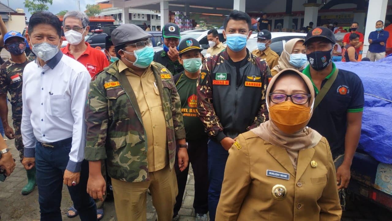 Ansor dan Lintas Agama kolaborasi Bantu Korban Banjir di Jombang