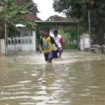 Dua Hari Banjir Jombang, Kebutuhan Makanan Warga Dari Hasil Jimpitan