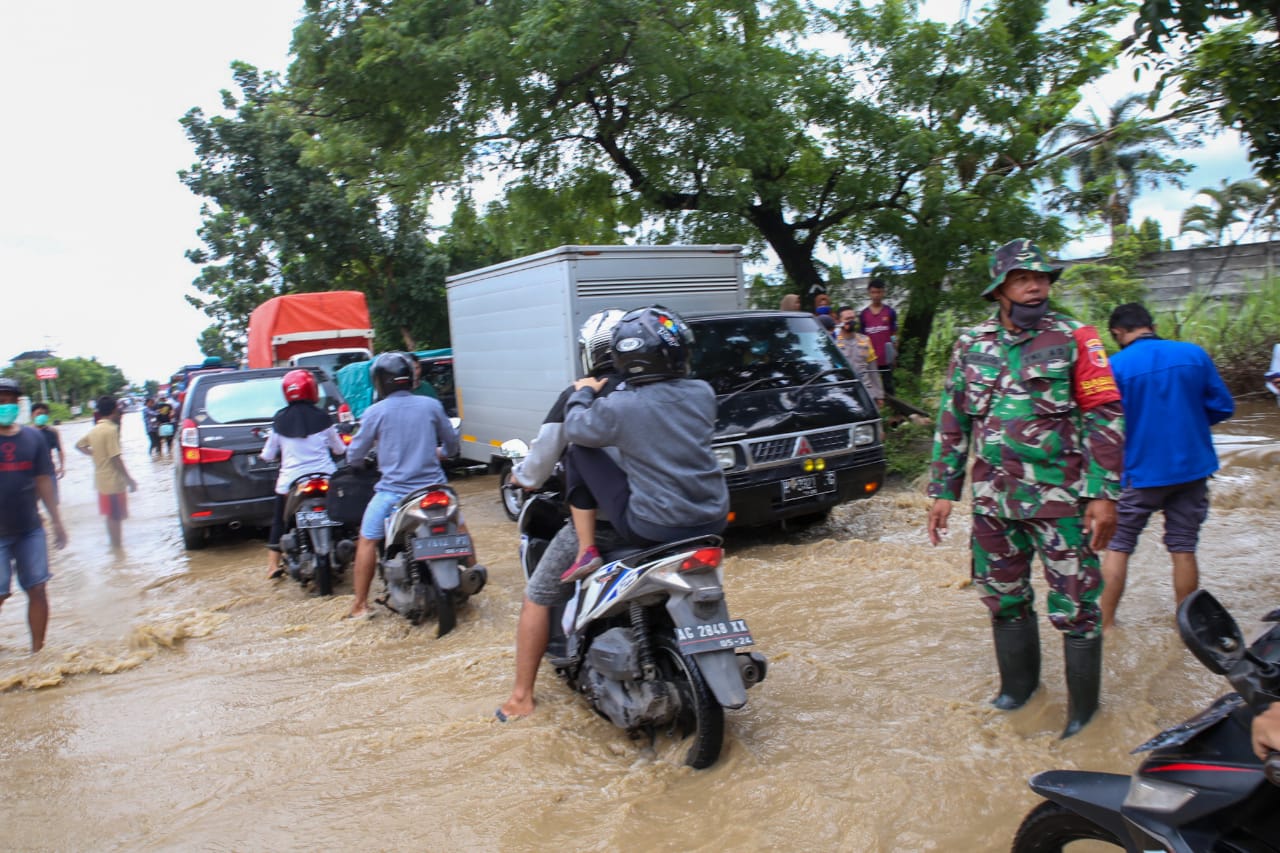 KAI Daop 7 Pastikan Perjalanan Kereta Tak Terganggu Banjir di Jombang