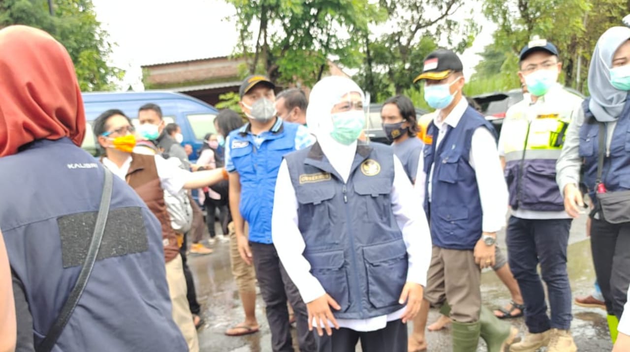 Gubernur Jatim Tinjau Lokasi Banjir di Bandarkedungmulyo Jombang