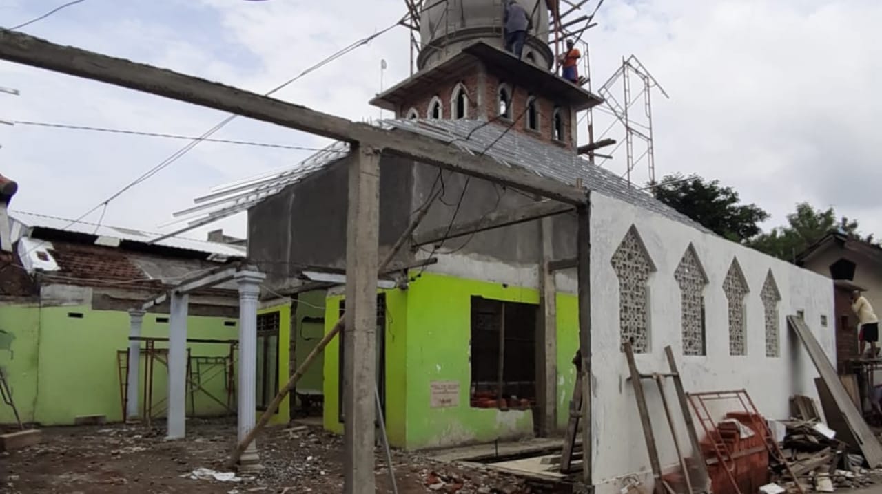 KAI Daop 7 Madiun Serahkan Bantuan Renovasi Masjid Polsek Manguharjo