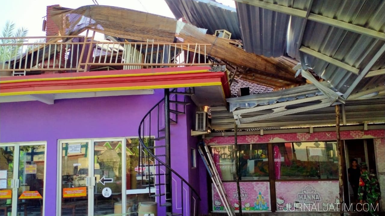 Rumah Makan di Jombang Rusak Diterjang Angin, Kerugian Rp50 Juta