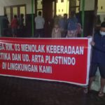 Tolak Pabrik Limbah, Warga Datangi Balai Desa di Jombang Untuk Mediasi