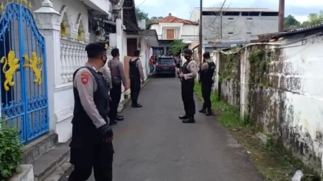 Terduga Teroris Tuban Menikah Dua Kali dan Jarang Keluar Rumah