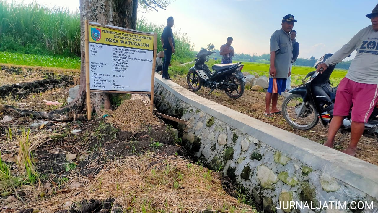 Petani Jombang Rasakan Dampak Positif Bangunan TPT di Persawahan