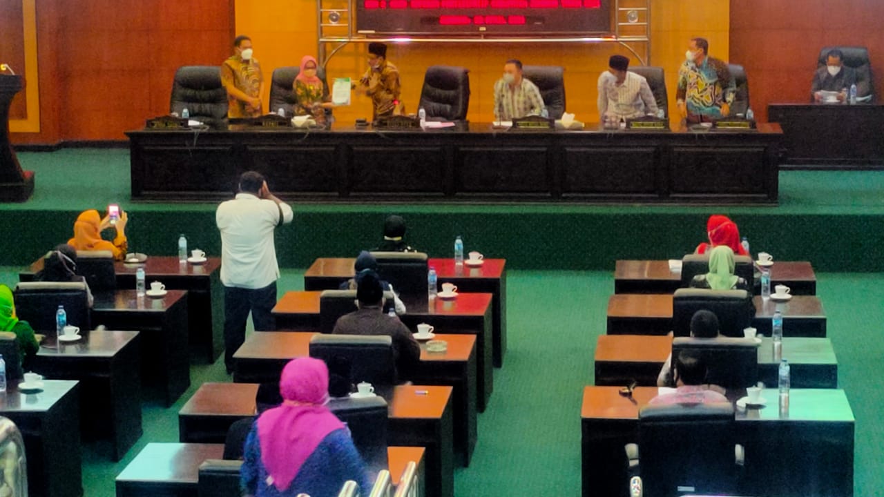 Seluruh Anggota Dewan Hadiri Paripurna LKPJ Bupati Jombang TA 2020