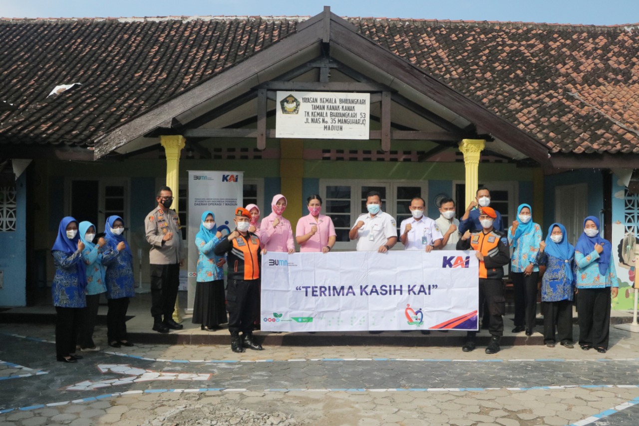 Dukung Pendidikan, Daop 7 Bantu Renovasi Gedung TK Kemala Bayangkari Madiun