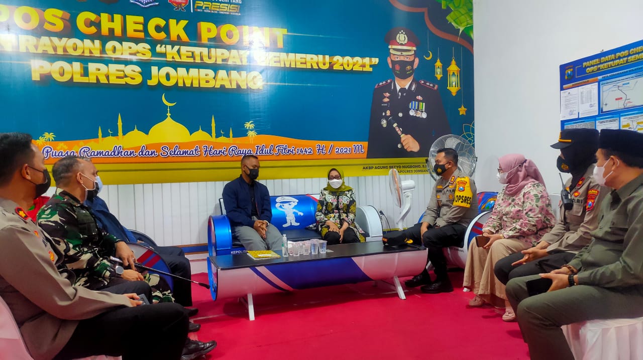 Malam Lebaran, Forkopimda Cek Lokasi Penyekatan Pemudik di Jombang