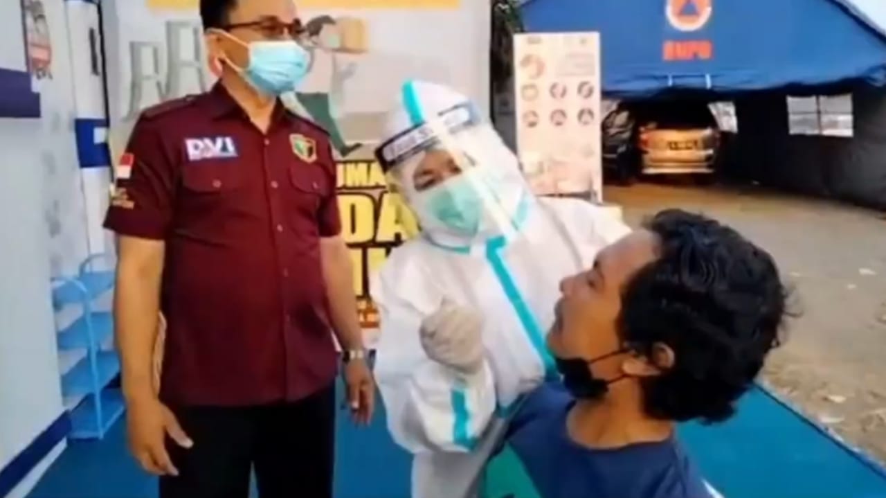 Penyekatan di Gresik, Polisi Temukan Pemudik Positif Usai Dirapid Antigen