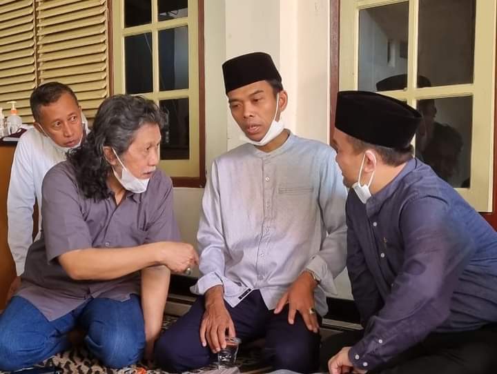 Cerita Ustaz Abdul Somad Bertemu Budayawan Cak Nun di Jombang