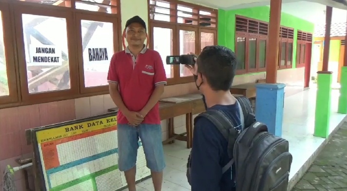 Brukk..!! Atap Sekolah Dasar Jombok Jombang Ambruk
