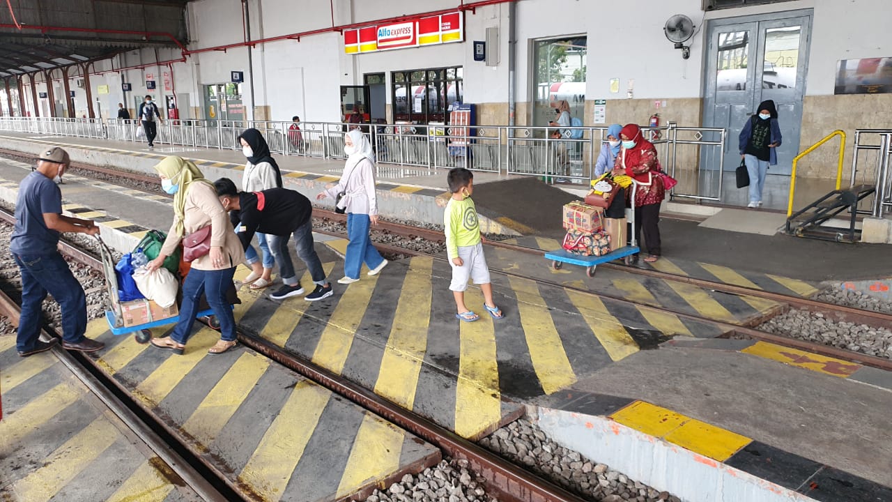 Tren penumpang meningkat, tiga KA tujuan Jakarta diperasikan setiap hari