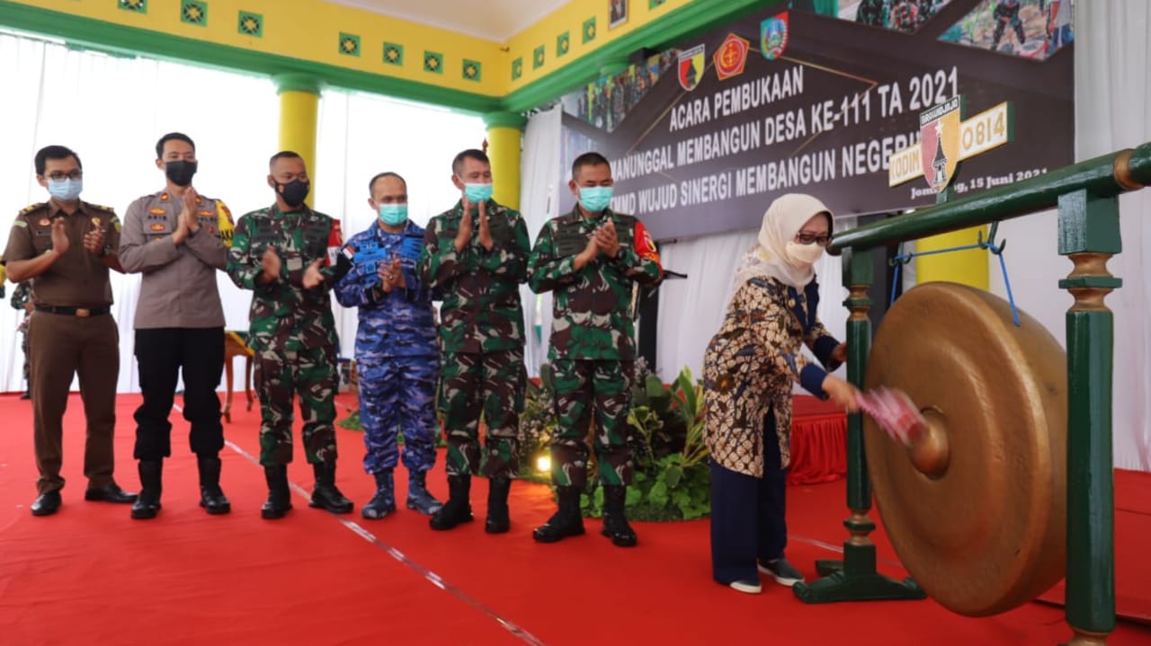 TMMD ke-111 Tahun 2021 di Jombang Resmi Dibuka Bupati Mundjidah