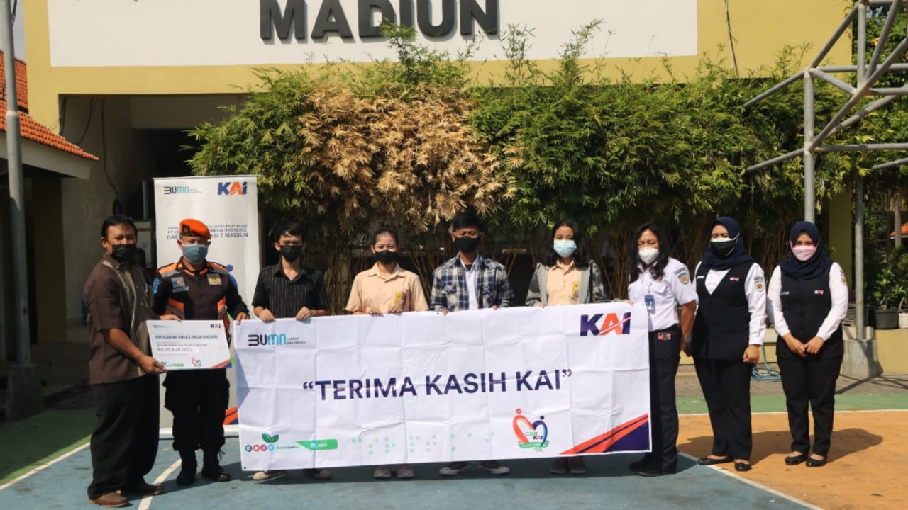 Daop 7 Serahkan Bantuan Rp20.676.000 Kepada SMA St. Bonaventura Madiun