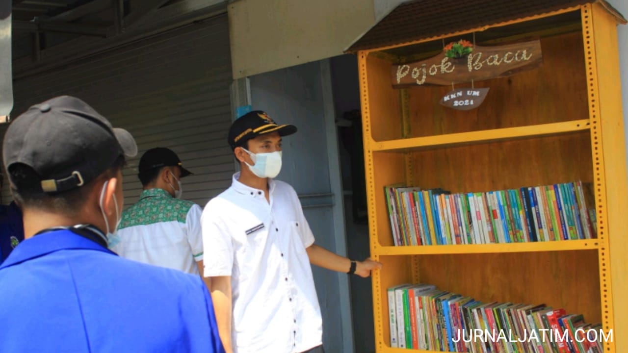 Keren! KKN Mahasiswa UM di Nganjuk Bikin Taman Baca Dan Spot Foto