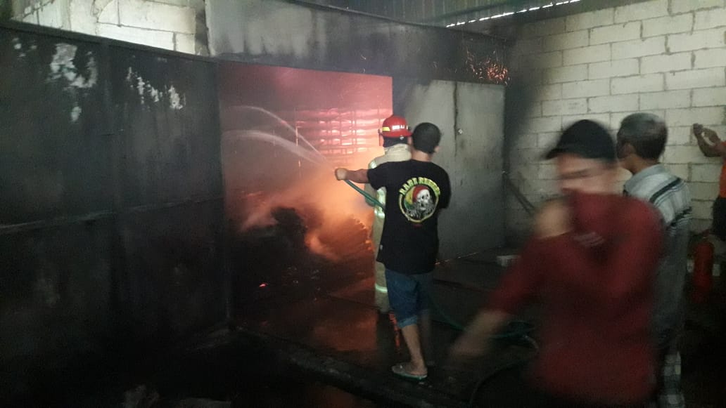 Kebakaran Gudang Briket di Jombang Dipicu Suhu Oven Terlalu Tinggi