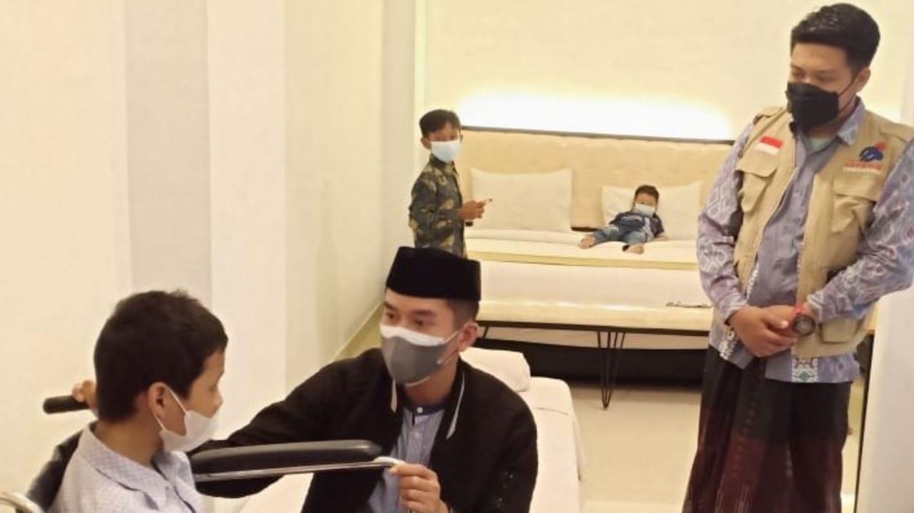 Peringati HUT ke-76 RI, Sepuluh Anak Yatim di Tuban Nginap Gratis di Hotel