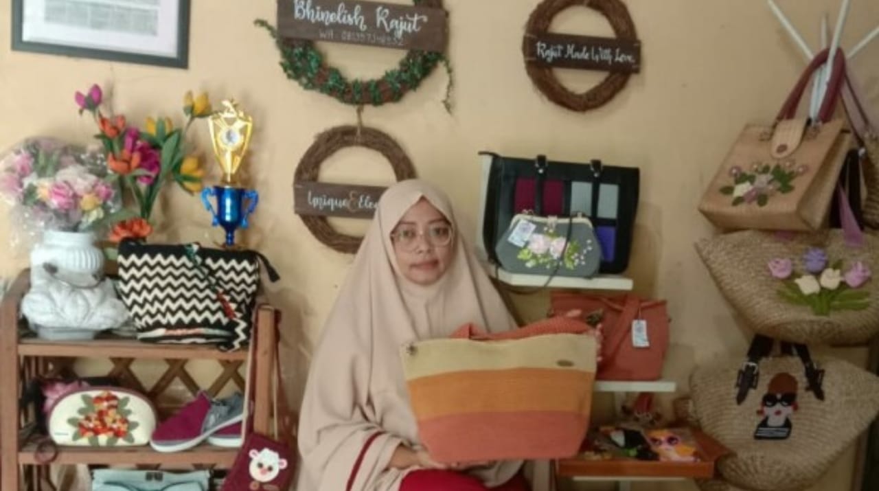 Bhinelish Craft dan Rajut Dorong Ekonomi Perajin di Sukosewu Bojonegoro