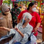 Nenek 81 Tahun Gagal Ikuti Vaksinasi COVID-19 di Jombang, Ini Penyebnya