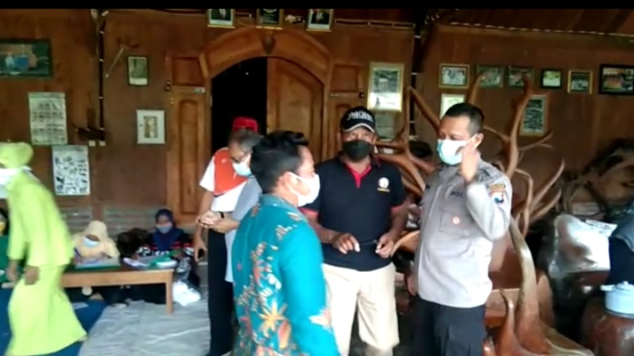 Cerita Iptu Pranan Dampingi Tim Vaksinasi Lansia di Pelosok Jombang