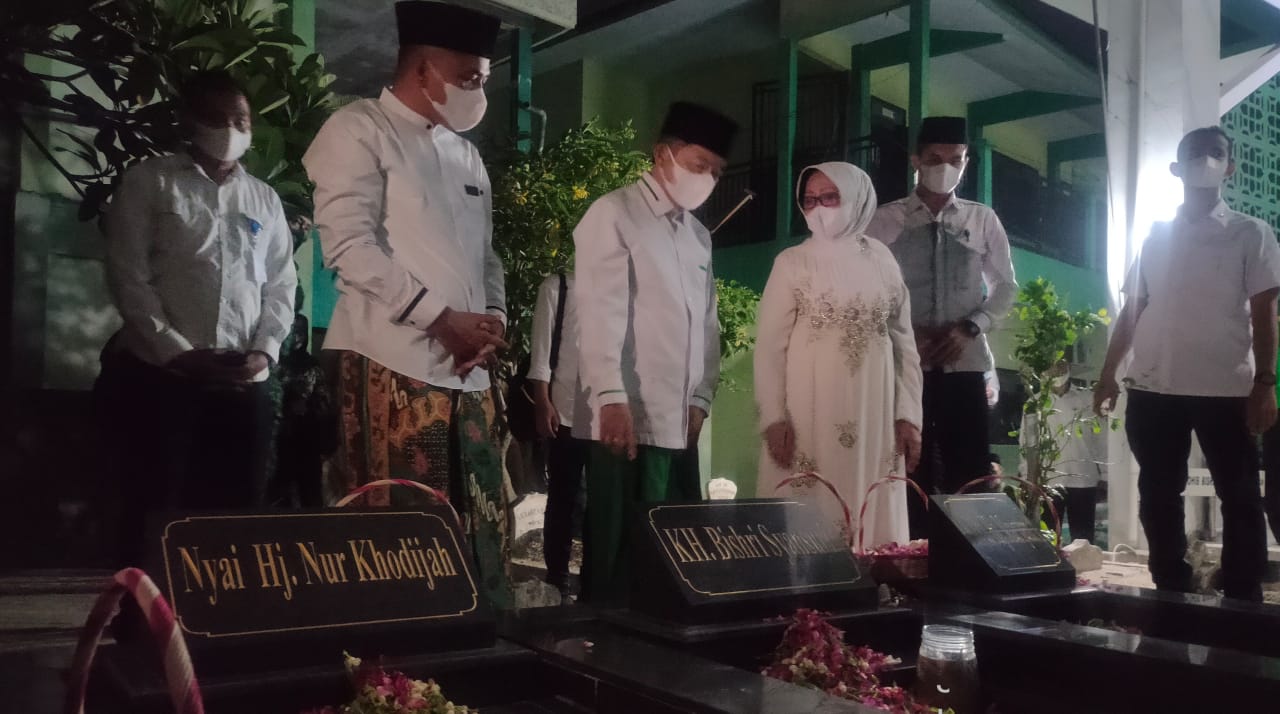 Serius di Pemilu 2024, Ketum PPP Ziarah Makam Pencetus Lambang Partai