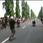 Aksi Balap Liar Menutup Jalan Soekarno Hatta Tuban Mengganggu Warga